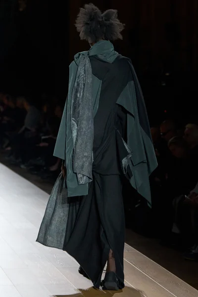 Look 28